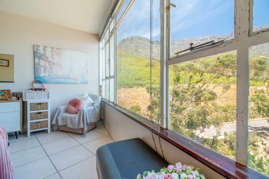 2 Bedroom Property for Sale in Vredehoek Western Cape